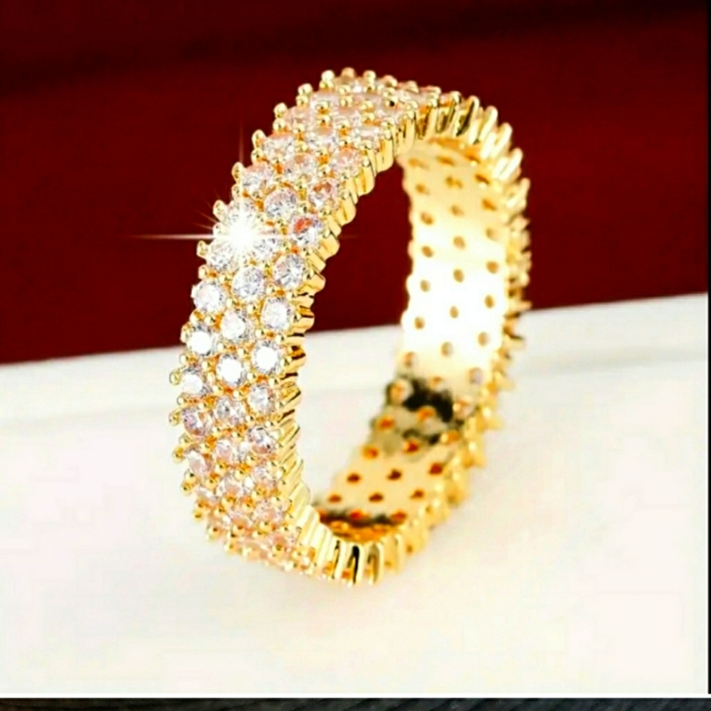 🔥3/$30🔥 Golden Band of White Zircons